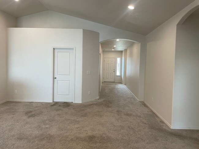 Photo - 3 Bedroom 2 Bath Rambler close to the Golf Course!