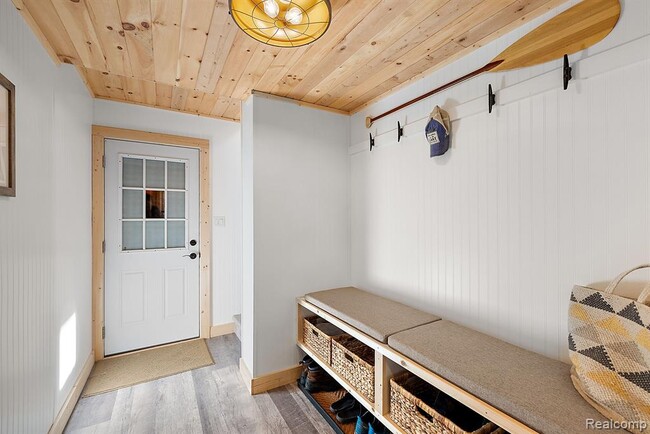 Photo - 222 Ackerson Lake Dr