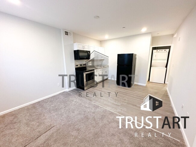 Photo - 2404 W Thompson St Unit A