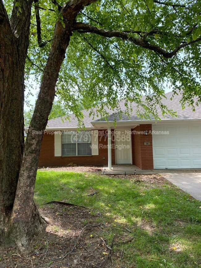 2785 Ruth Ave