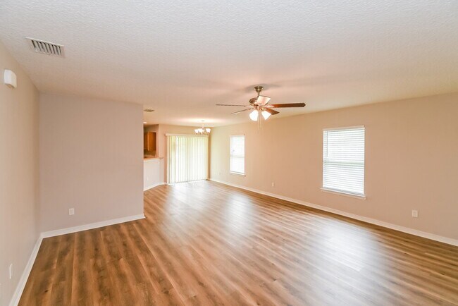 Photo - 2218 W 2nd St