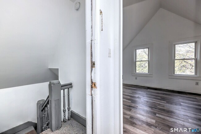 483 Ferry St Unit 3