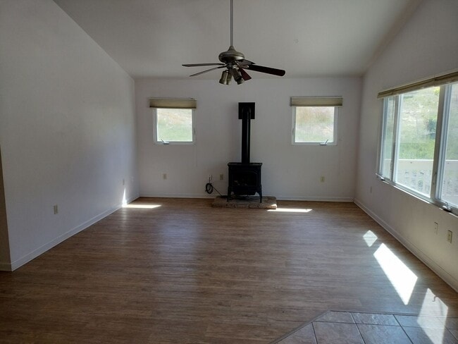 Photo - Arroyo Grande Home - 2 Bedroom 1 Bathroom - Peaceful and Quiet