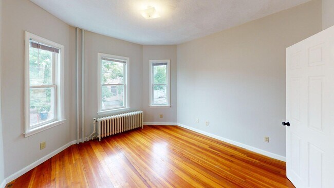 52 Sumner St Unit 5