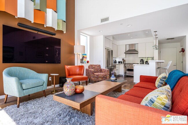 1009 Iris Ln
