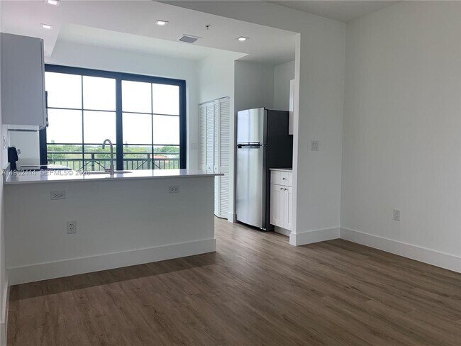 Photo - 4100 Davie Rd Unidad 402