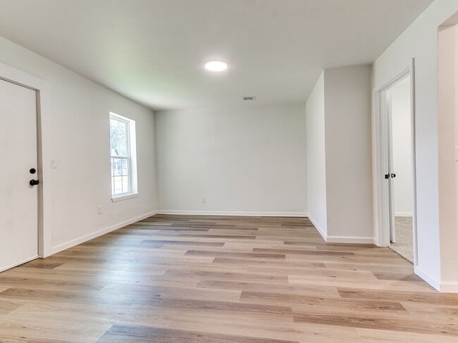 Photo - 601 SE 35th St
