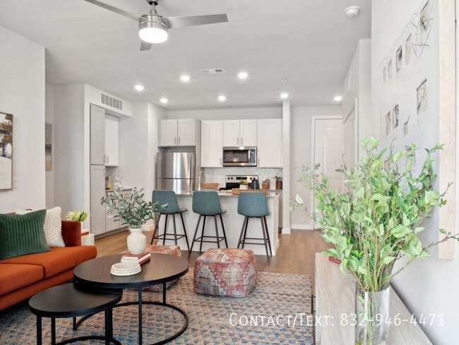 Photo - 8 Weeks Free Rent + Up to $1,000 GC! Unidad AVL2