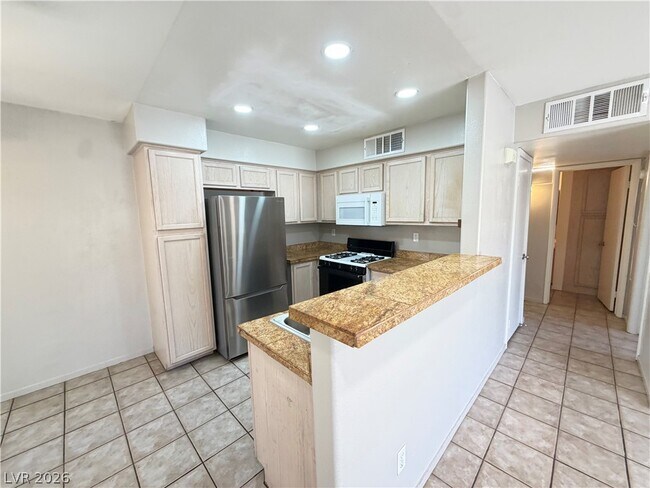 Photo - 3085 Casey Dr Unit 204
