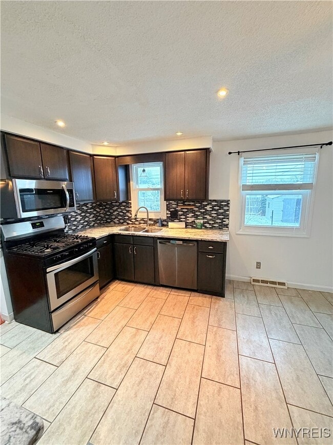 Photo - 79 E Toulon Dr