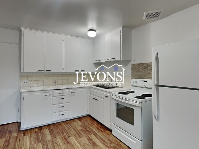 Photo - Charming 2-bedroom apartment just minutes from Pritchard Island Beach, with easy access to I-5 Unit 8330