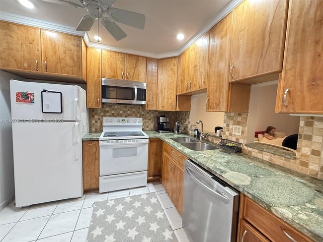 Photo - 219 NE 14th Ave Unit 404