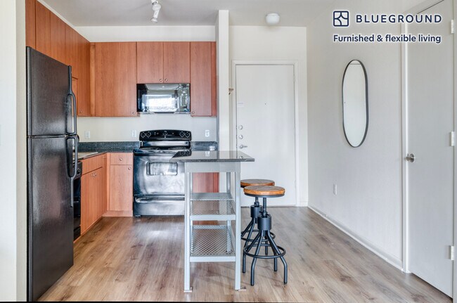 Photo - 3210 Esperanza Crossing Unit SI FL2-ID170