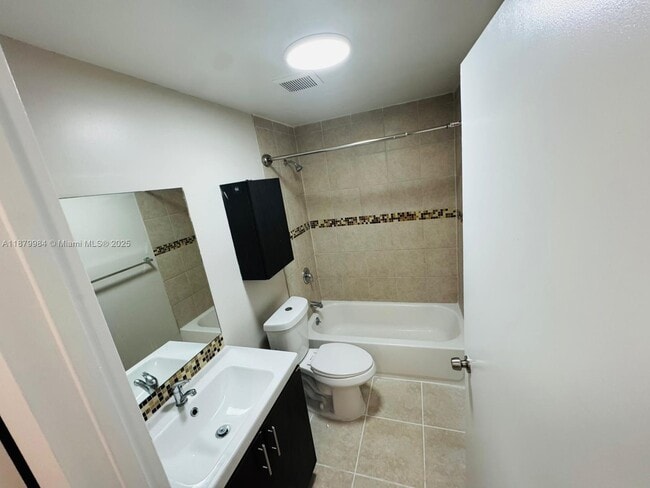 Photo - 1469 SW 5th St Unit 7