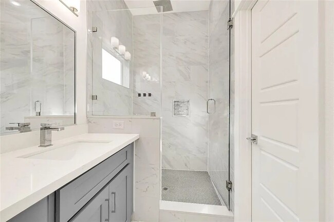 Photo - 4623 Cochran St