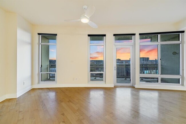 Photo - 603 Davis St Unit 910