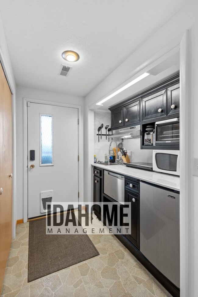 Photo - 1045 Sagewood Pl Unit Lower