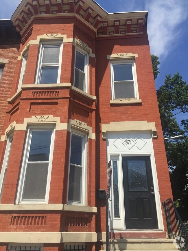 Building Photo - 371 Bergen Ave Rental