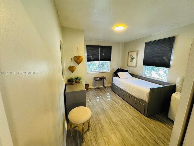 Photo - 2205 Roosevelt St Unit 4