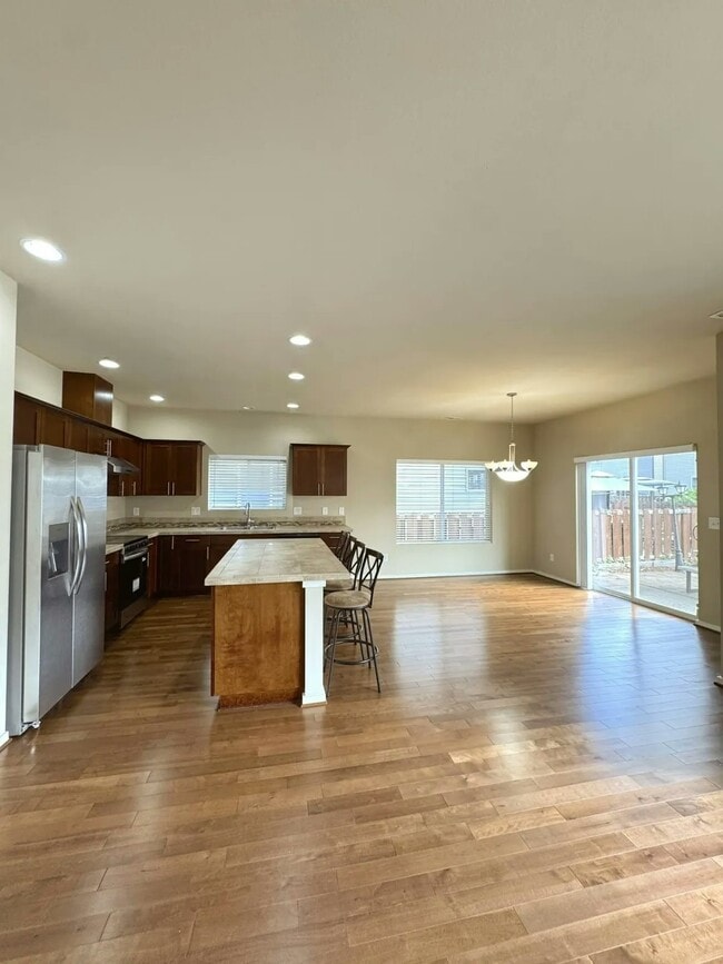 Photo - 1752 42nd St NE