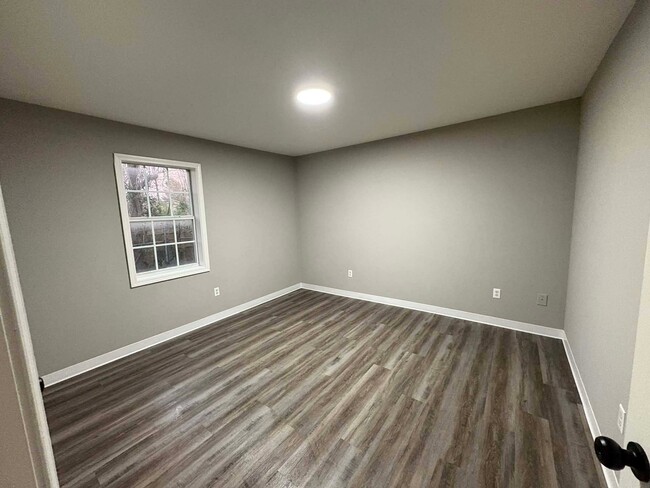 Photo - 1274 Fairground Rd