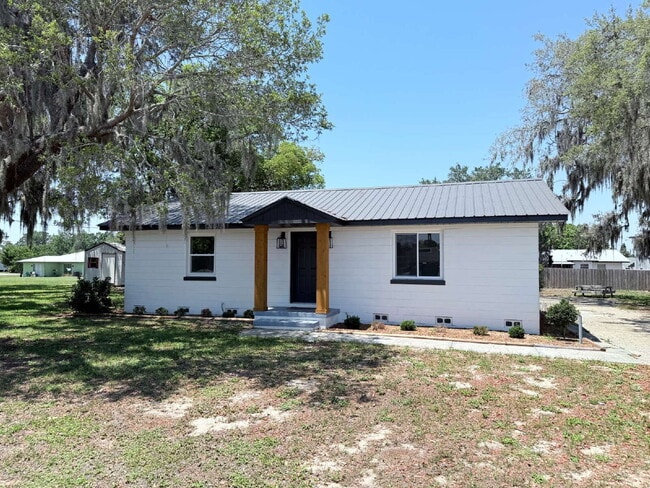 Photo - 3-Bedroom and 2-Bathroom with 1 Car Garage