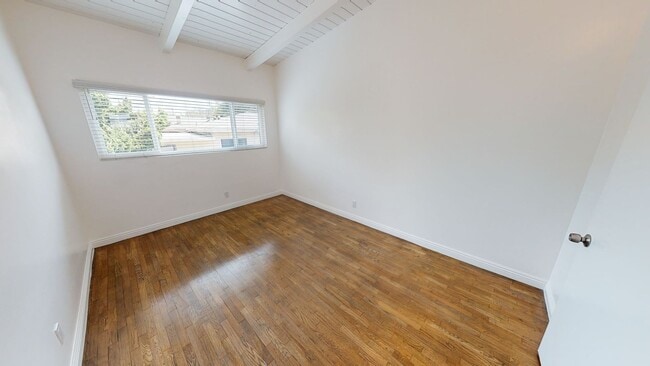 BEAUTIFUL Studio in Inglewood !!