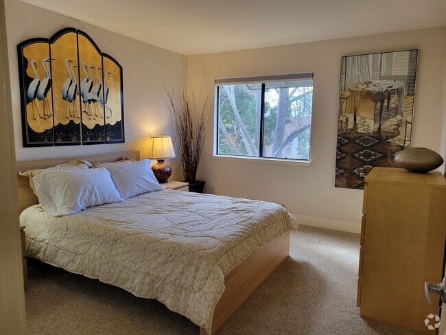 Building Photo - 1467 Marchbanks Dr Unit #4 Rental