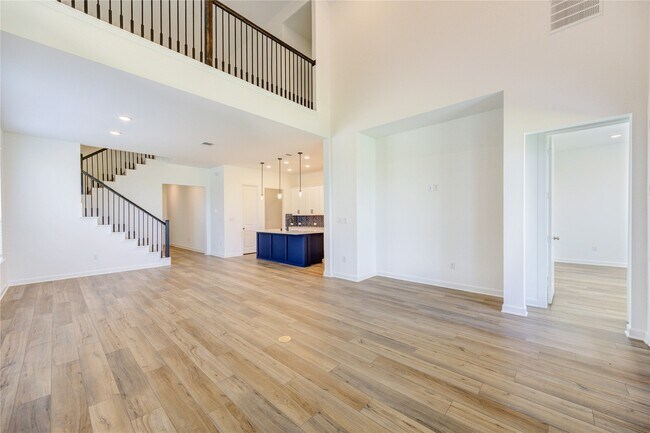 Photo - 25326 Loch Doon Dr