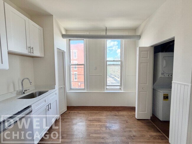 Photo - 1362 N Bosworth Ave Unit 3A