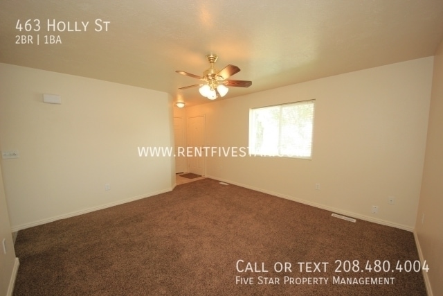 Photo - 463 Holly St