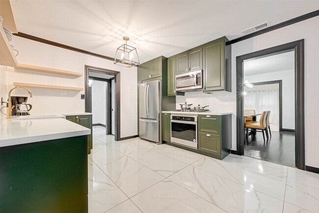 Photo - 3222 Oakdale St