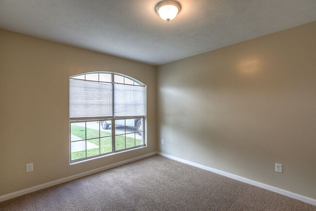 Photo - 10606 Pine Landing Dr
