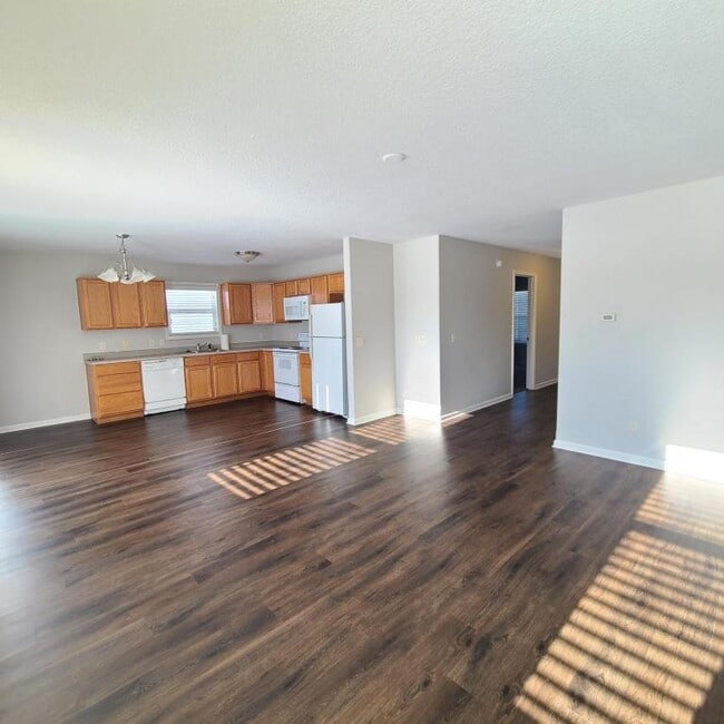 Photo - 10192 Greenmoor Dr