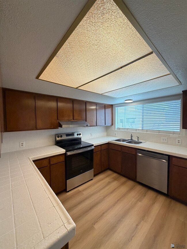 Photo - 2490 W Yowell Ct