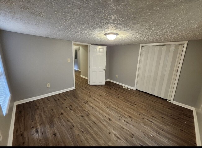 Photo - 2940 Grand Ave SW