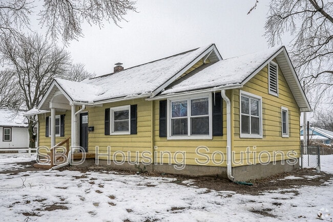 Building Photo - 1211 S Maywood Ave Rental
