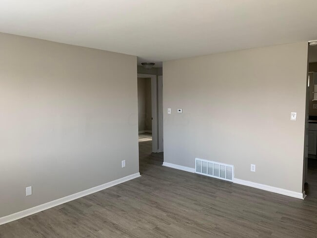 Building Photo - 4677 Hilton Ave Unit A