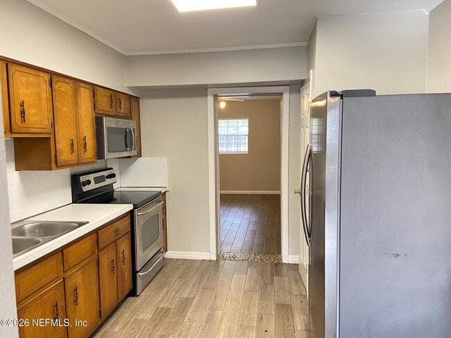 Photo - 8929 MacArthur Ct S