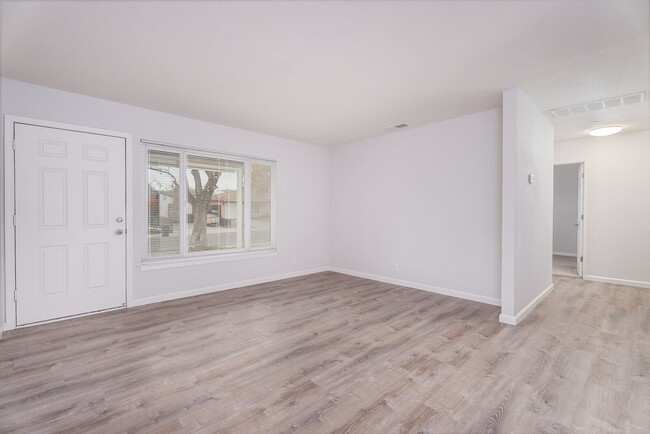 Photo - 6037 N Haven Dr