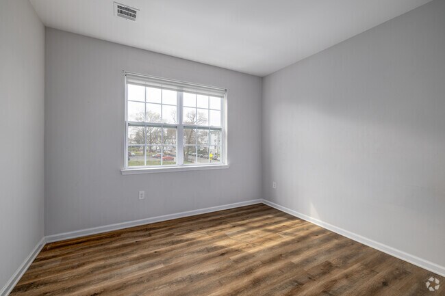 2BR, 2BA - 1,010SF - Second Bedroom