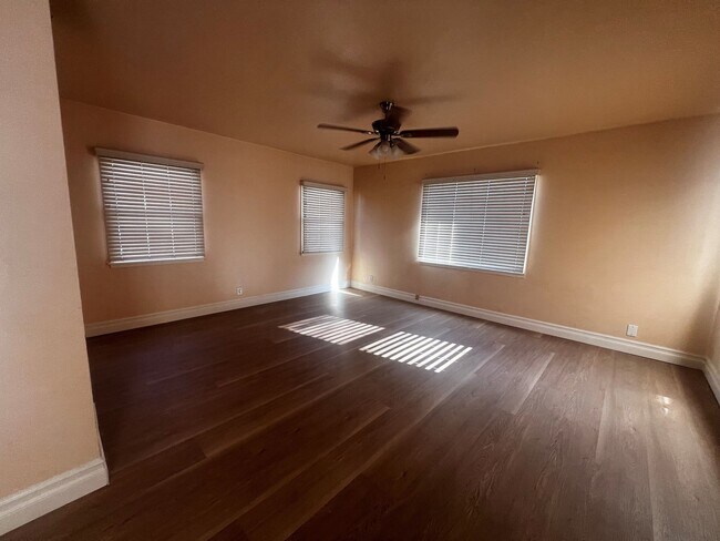 Photo - 303 Chestnut St