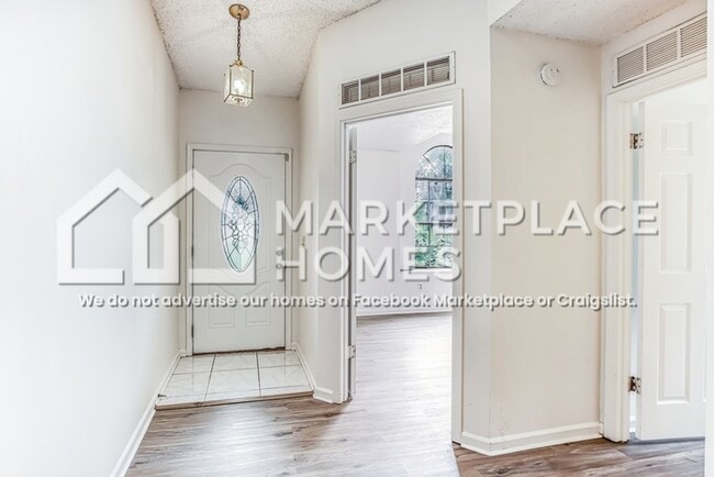 Building Photo - 1533 Kingfisher Ln N Rental