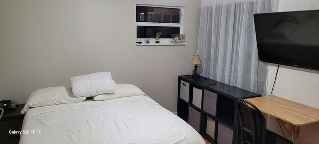 Building Photo - 2315 SW 81st Ave Rental
