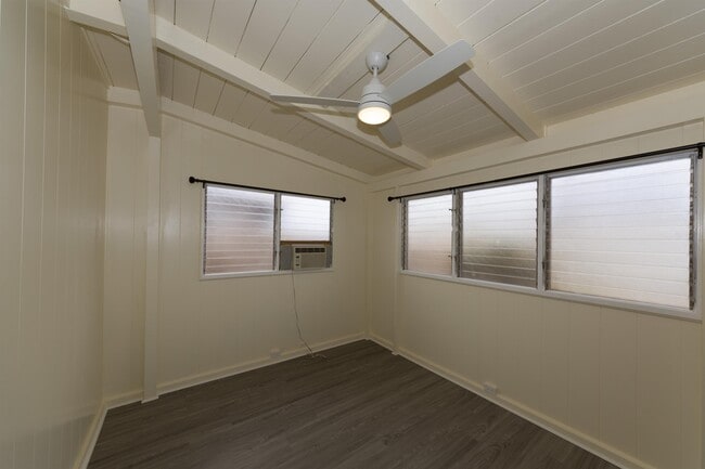 Photo - 723 Hoomalimali St