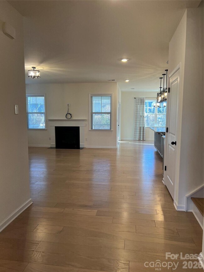 Photo - 5016 Britannia Blvd