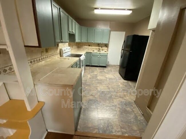 Photo - 659 N 10th St