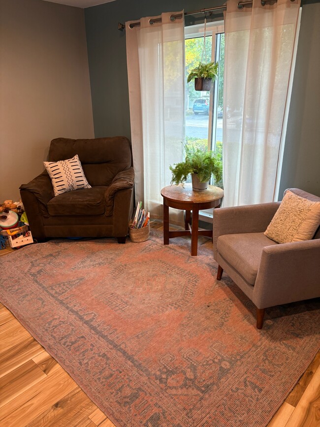 Photo - 221 Summit Cir