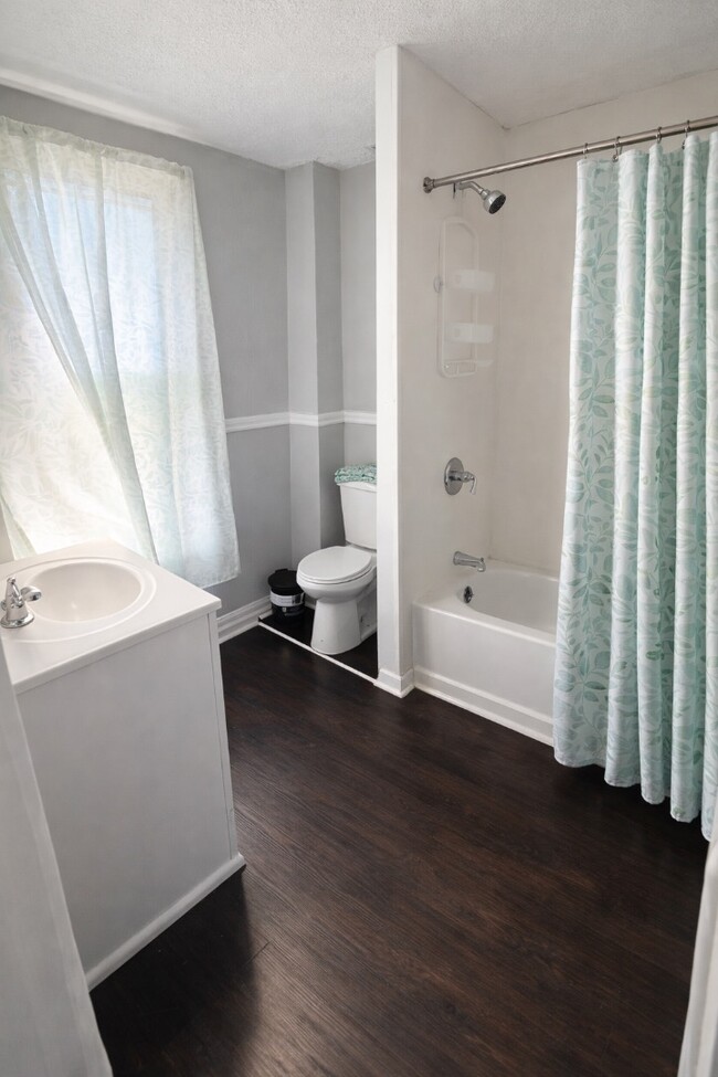 Photo - 818 Broad St