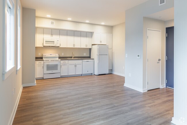 Photo - 1400 W 25th St